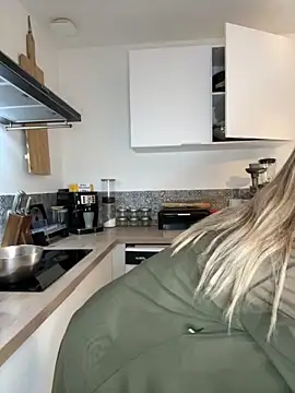 lola tentatiion online show from November 6, 2025, 8:18 am