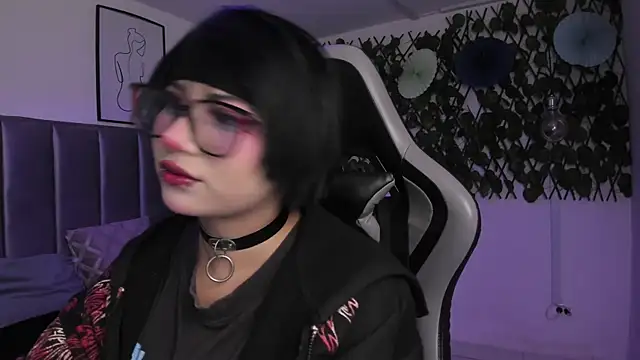 Kitty Gang online show from April 16, 2026, 1:06 am