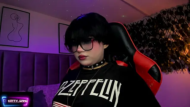 Kitty Gang online show from February 5, 2026, 1:23 am