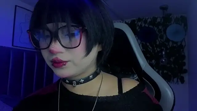 Kitty Gang online show from May 12, 2026, 1:24 am