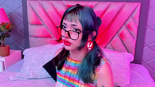 DogirlyWoof online show from February 8, 2025, 7:48 am