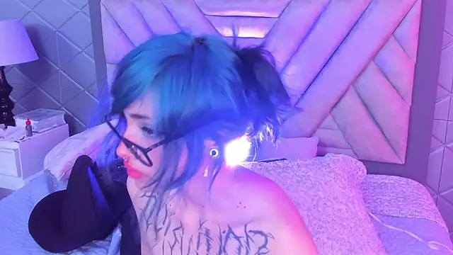 DogirlyWoof online show from January 6, 2025, 12:35 pm