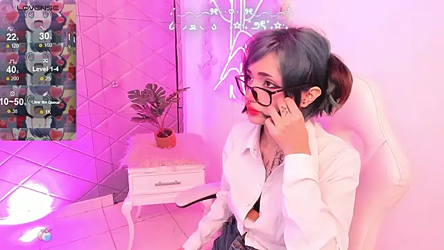 DogirlyWoof online show from February 6, 2025, 8:07 am