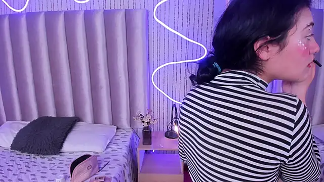 FAIRYOLIVE online show from January 14, 2025, 3:32 am