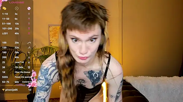 Fog Foggy Love online show from October 14, 2025, 9:04 pm