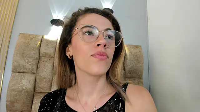 yulievans online show from March 17, 2025, 6:51 am