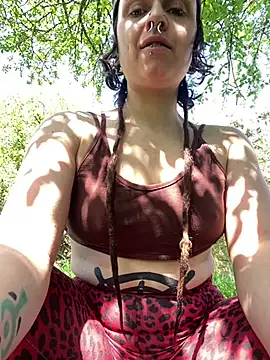 kinkyspirali online show from April 8, 2026, 9:44 am