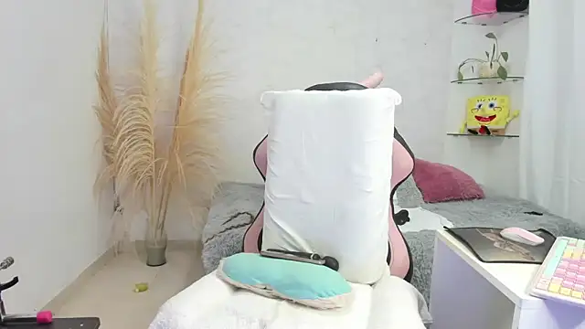 Leslie browm online show from November 6, 2025, 11:25 am