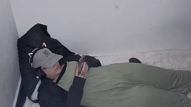 Snapshot of soysara15 chatting on April 3, 2026, 12:06 am soysara15 online show from April 3, 2026, 12:06 am