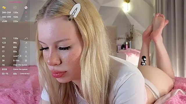 Snapshot of ZaraDudley chatting on February 27, 2026, 7:35 pm ZaraDudley online show from February 27, 2026, 7:35 pm