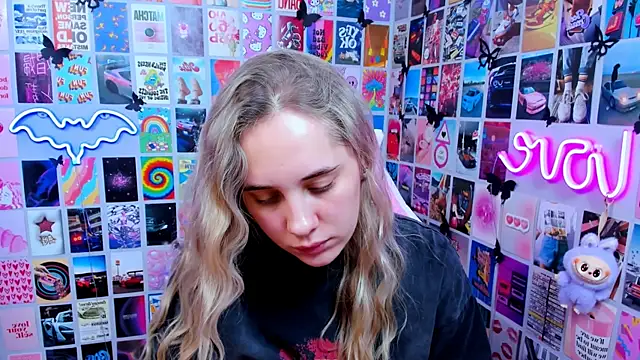 MiaMilas online show from February 24, 2026, 3:35 pm