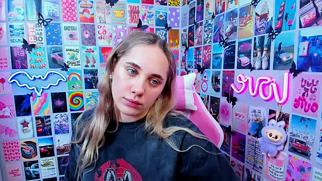 MiaMilas online show from February 16, 2026, 2:16 pm