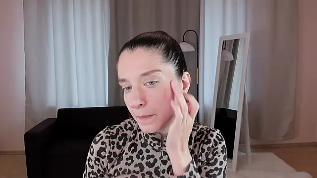 helentasty online show from September 14, 2025, 2:34 am