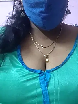 mallu-sumi online show from October 27, 2025, 4:57 am