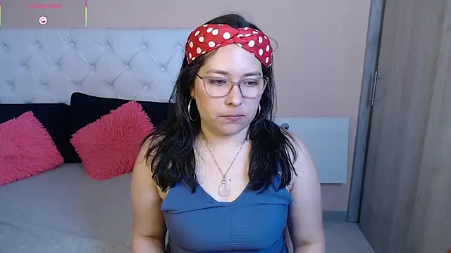 May Carlier online show from December 19, 2025, 12:36 am