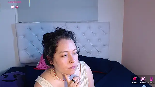 May Carlier online show from March 6, 2026, 8:15 pm