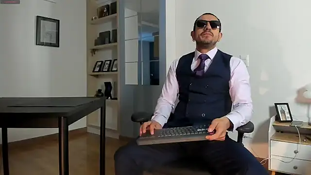 pablo-rincon95 online show from July 7, 2026, 12:09 pm