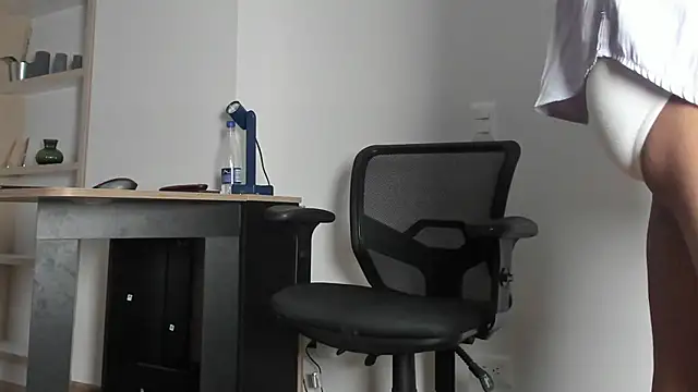 pablo-rincon95 online show from February 19, 2025, 10:56 am