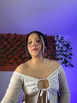 Emily Trujillo online show from November 20, 2025, 5:46 pm