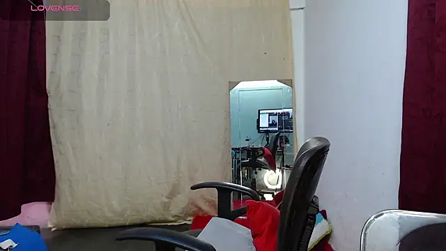 Aranza-Queen online show from April 7, 2026, 6:21 pm