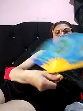 Snapshot of Aranza-Queen chatting on February 7, 2026, 2:36 pm Aranza-Queen online show from February 7, 2026, 2:36 pm