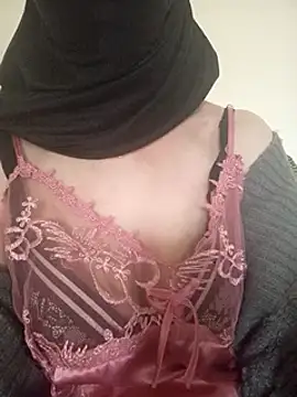 Liliiiblow online show from December 26, 2024, 2:37 pm