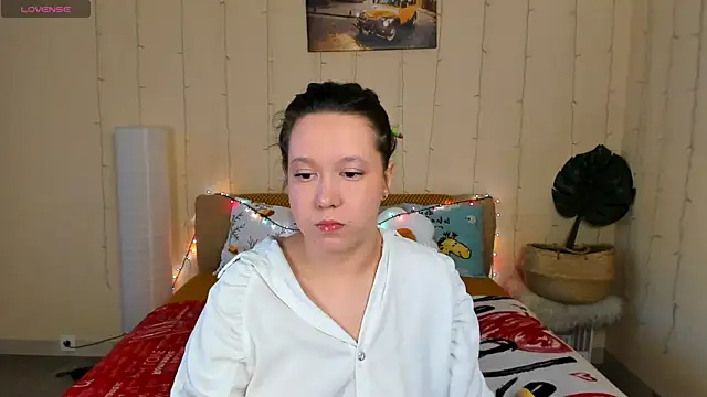 Mira Karter online show from May 15, 2026, 3:59 am