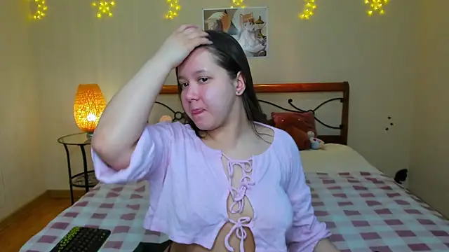 Snapshot of Mira_Karter chatting on March 18, 2025, 1:57 am Mira Karter online show from March 18, 2025, 1:57 am