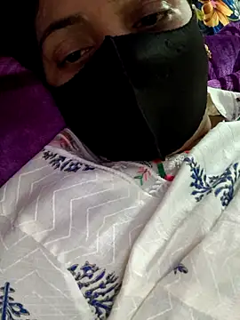 PeaCoooock online show from November 5, 2025, 5:38 pm