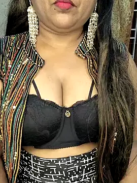 honey-sexy online show from December 4, 2025, 5:01 pm