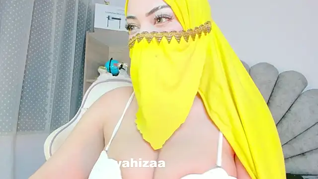 Snapshot of Amaltea chatting on November 13, 2025, 9:19 pm Amaltea online show from November 13, 2025, 9:19 pm