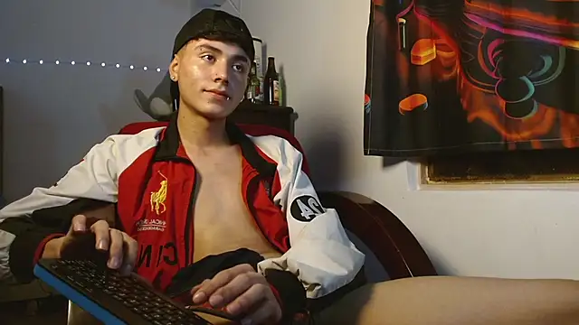 Snapshot of Im_juanda chatting on December 13, 2024, 8:37 pm Im juanda online show from December 13, 2024, 8:37 pm