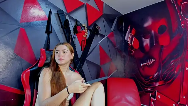 Snapshot of Hana_and_Zeta chatting on December 17, 2025, 12:32 pm Hana and Zeta online show from December 17, 2025, 12:32 pm