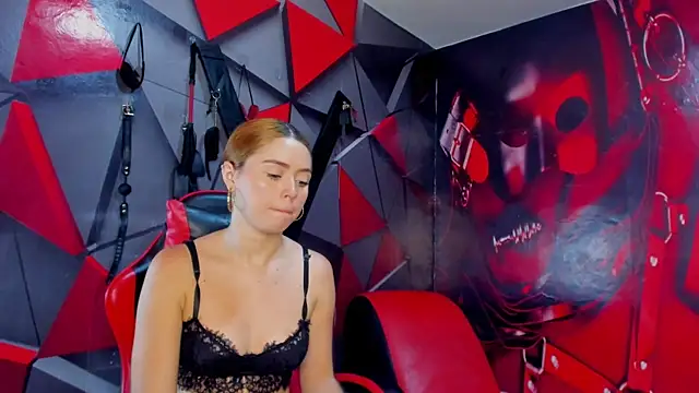 Snapshot of Hana_and_Zeta chatting on December 19, 2025, 12:51 pm Hana and Zeta online show from December 19, 2025, 12:51 pm