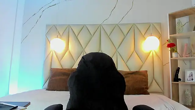 angelswets online show from February 13, 2026, 2:17 pm