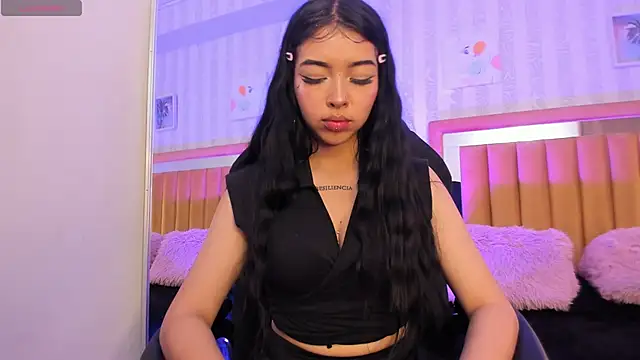 Snapshot of pettit_courtny chatting on October 2, 2025, 8:45 pm pettit courtny online show from October 2, 2025, 8:45 pm