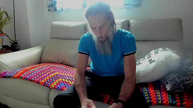 mindphu k online show from January 14, 2026, 8:01 pm