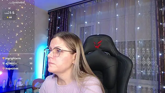 Snapshot of JessieOMays chatting on February 27, 2025, 11:48 pm JessieOMays online show from February 27, 2025, 11:48 pm
