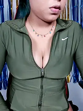 azulzulix online show from November 10, 2025, 1:32 am