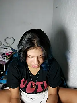 azulzulix online show from November 30, 2025, 3:29 am