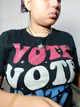 azulzulix online show from April 12, 2026, 1:42 am