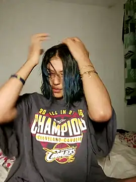 azulzulix online show from September 22, 2025, 1:11 am