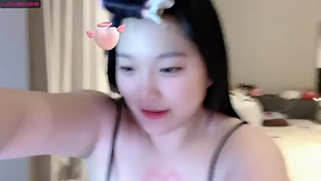 qiqi-666 online show from March 2, 2025, 1:42 pm