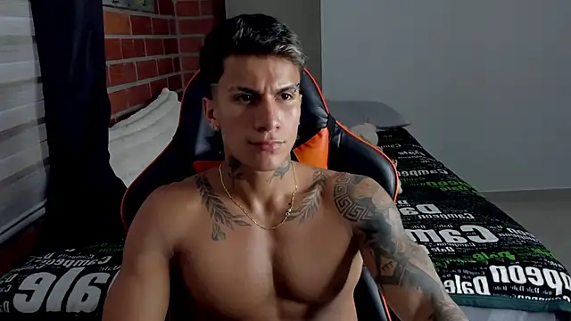 pettergrey1 online show from November 4, 2025, 10:35 pm