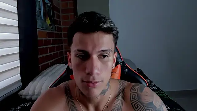 pettergrey1 online show from November 6, 2025, 9:41 pm