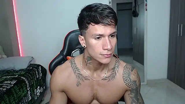 pettergrey1 online show from April 13, 2026, 8:02 pm