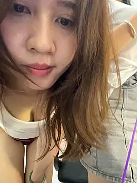 Snapshot of Liliya-77 chatting on April 13, 2026, 8:40 am Liliya-77 online show from April 13, 2026, 8:40 am