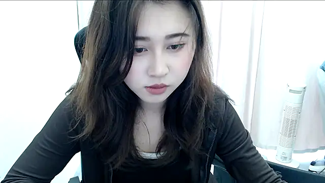 Snapshot of Liliya-77 chatting on April 8, 2026, 5:42 am Liliya-77 online show from April 8, 2026, 5:42 am