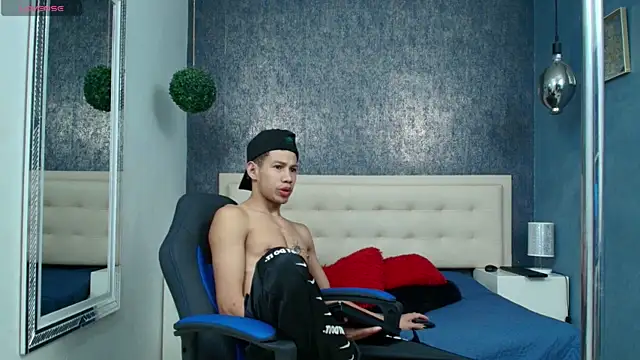 Snapshot of Erick_Zhimerman chatting on April 3, 2026, 4:19 am Erick Zhimerman online show from April 3, 2026, 4:19 am