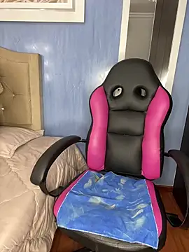 Miss Erika  online show from December 22, 2024, 1:55 pm